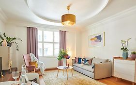 Palace Dlouhá Apartments - Old Town